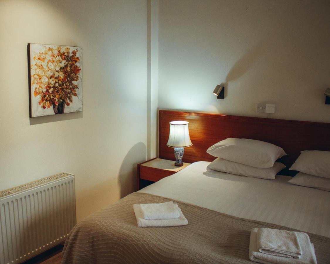 Kallithea Inn ปลาเตรส ภายนอก รูปภาพ