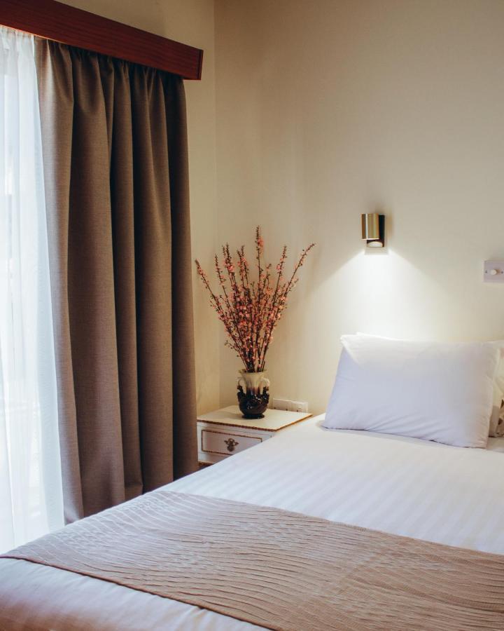 Kallithea Inn ปลาเตรส ภายนอก รูปภาพ